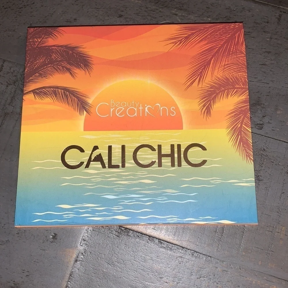 Beauty Creations Cali Chic Eyeshadow‎ Palette 9 Shades Matte Shimmer Warm Tones